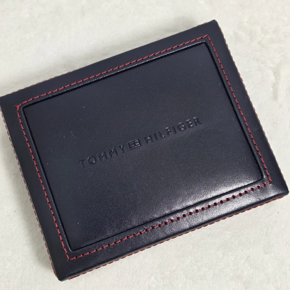 Tommy Hilfiger Black‎ Leather RFID Wallet NEW